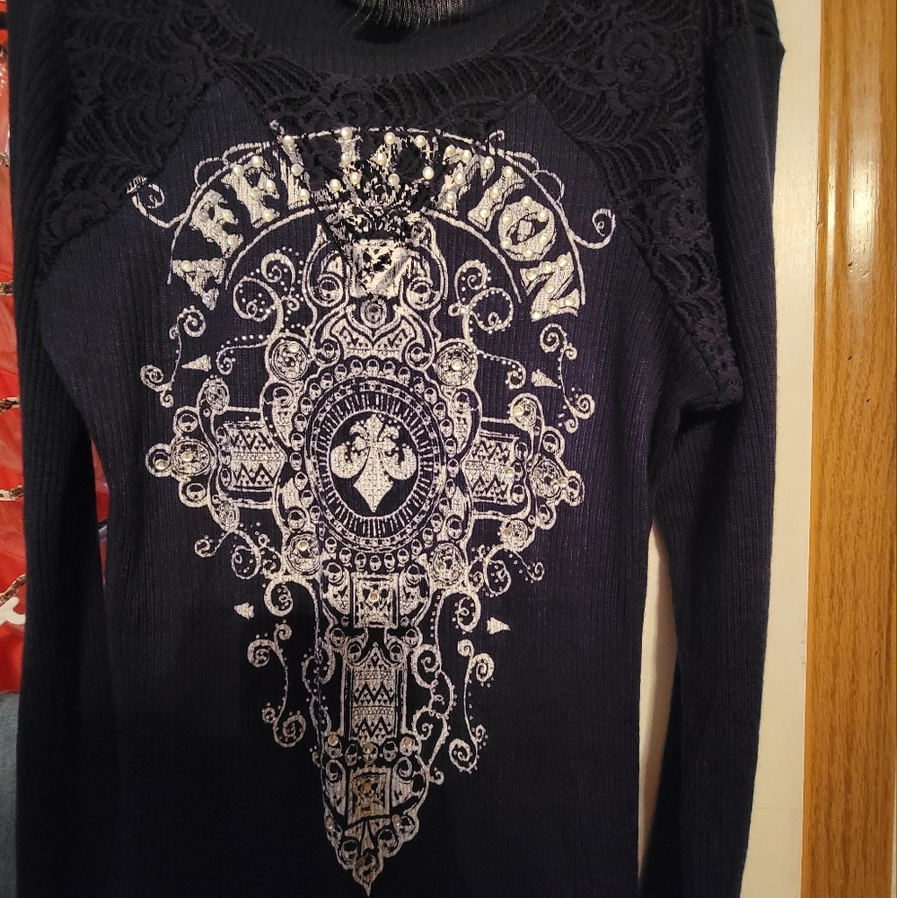 Affliction sweater LG